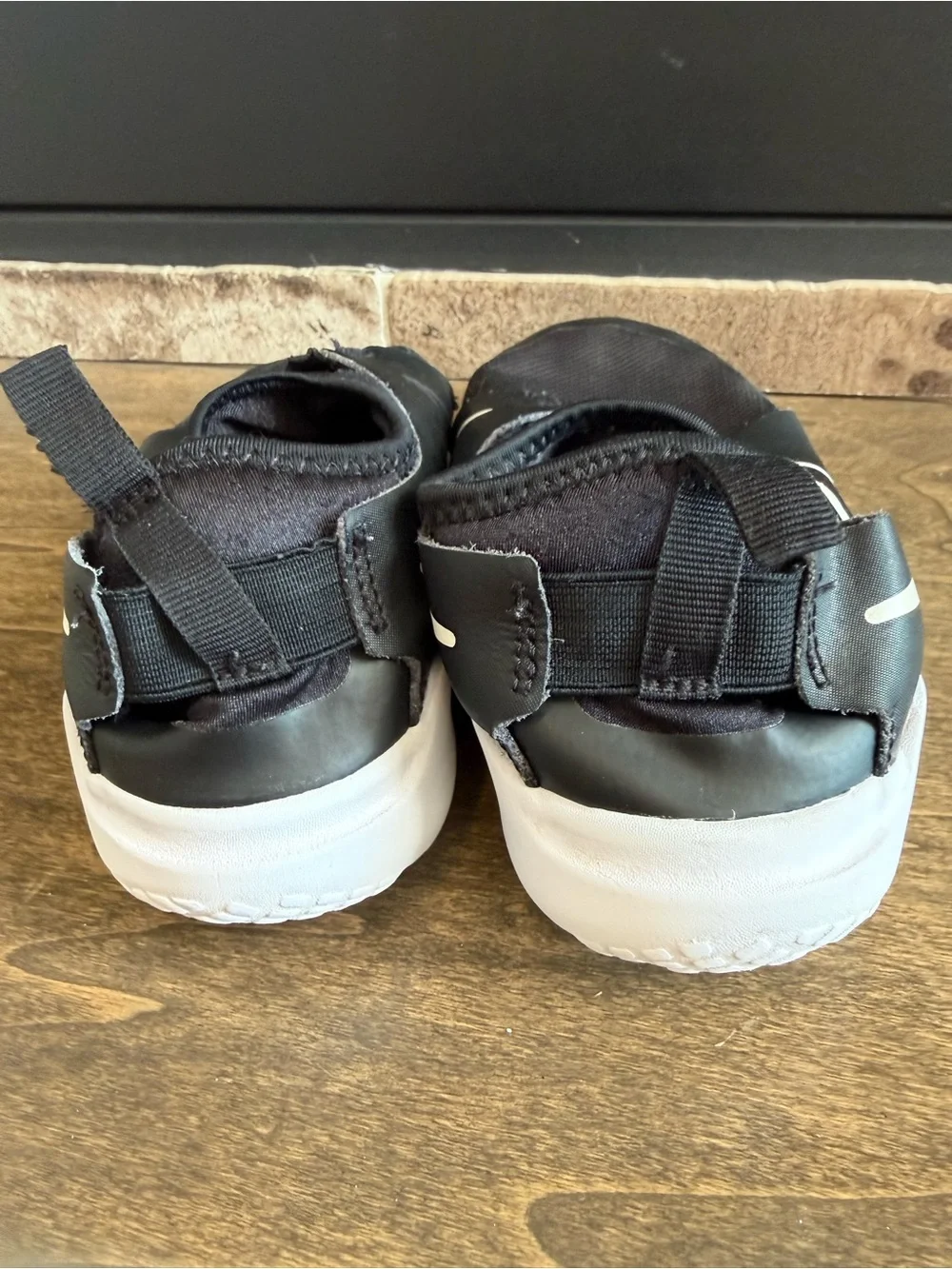 Nike boys black